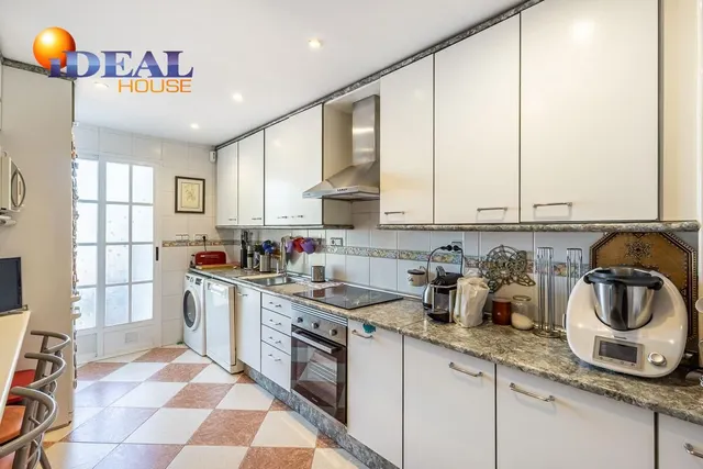 CASA PAREADA EN LA ZUBIA CON PISCINA, ZONA DE BARBACOA Y JARDÍN — 15