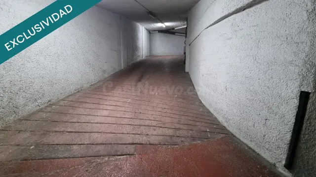 Plaza de parking para coche mediano. - foto 5