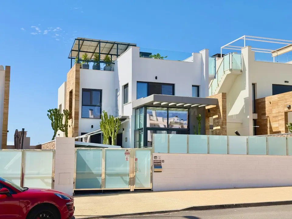 Villa 3 habitaciones 132m² en venta - Lomas de Cabo Roig