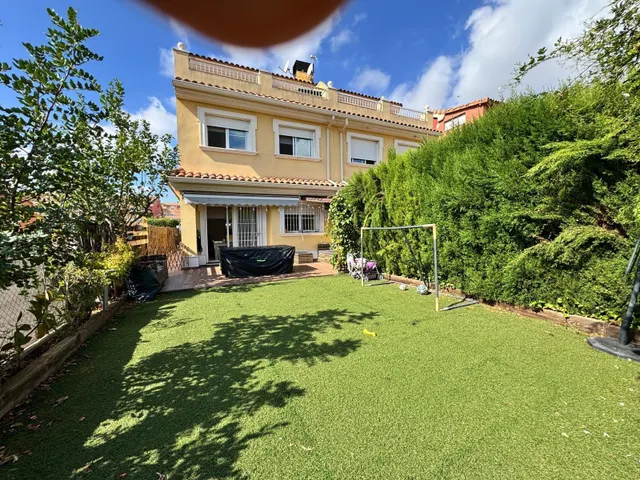 Exclusivo chalet adosado con parcela privada, terraza y piscina en masías – Moncada — 7