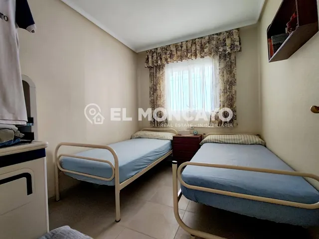 Fantástico apartamento con amplia terraza en Guardamar del Segura, Alicante, Costa Blanca — 18