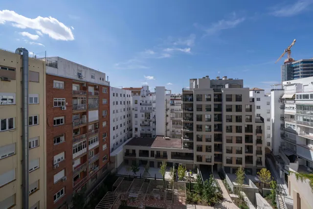 Vivienda clásica de 4 dormitorios con vistas a jardín en el barrio de Castellana — 13
