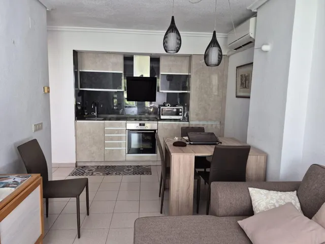 PISO AMUEBLADO CON PISCINA EN BENIDORM CENTRO | 1 DORMITORIO