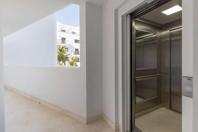 Piso con gran terraza y vistas al Campo de Golf — 42