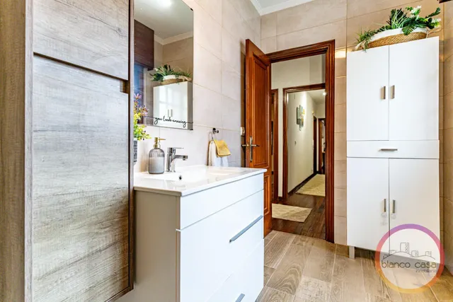 ✨ ¡amplio piso de 4 dormitorios con  terraza en pleno centro de Carballo por 178.900€! — 37