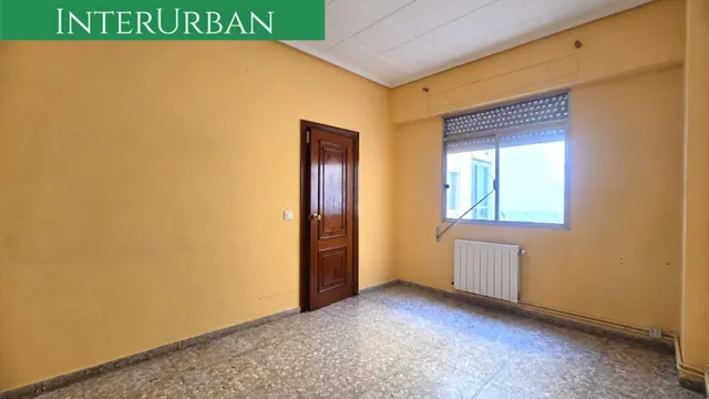 Oportunidad - Amplia casa de 197 m2 con 4 dormitorios y terraza en Benissanó — 34