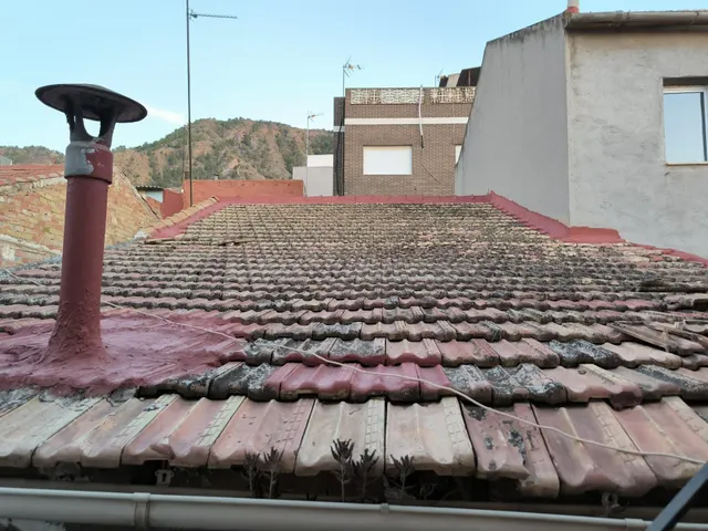 DOS CASAS CON PATIO GRANDE EN TORREAGUERA - foto 4