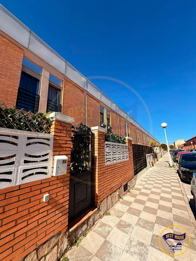 CHALET ADOSADO EN VENTA EN CUENCA - foto 2