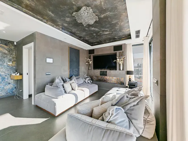Chalet 4 habitaciones 316m² en venta - Costa Del Sol — 4