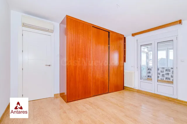 Atico muy amplio con gran terraza en Arabial — 27