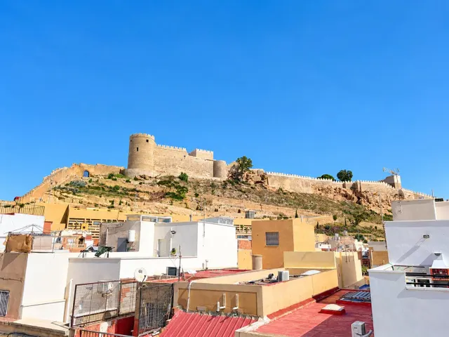Ático en venta zona pescadería – Almería –  terraza con vistas a la alcazaba — 21
