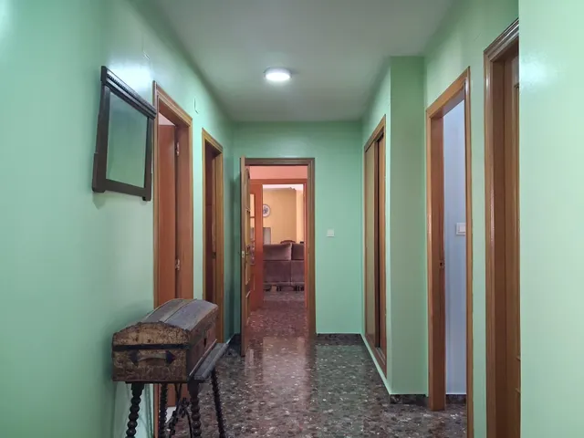 Amplia vivienda con gran garaje, patio y excelente luminosidad — 32
