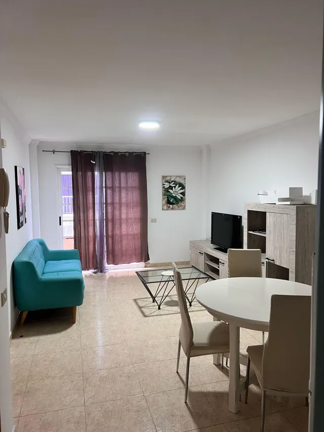 Fraile. Piso 1 habitación, balcon, salon comedor. vistas. no neceista mejoras — 2