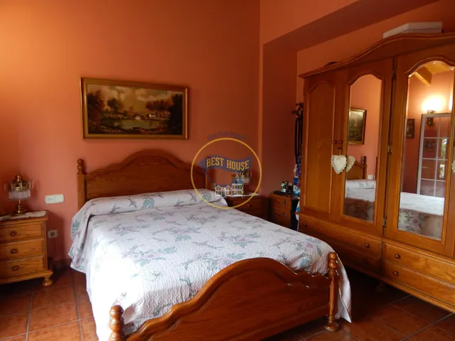 OPORTUNIDAD AMPLIO CHALET CON PISCINA MUY PRÓXIMO A LA POBLACION DE ONTINYENT — 12