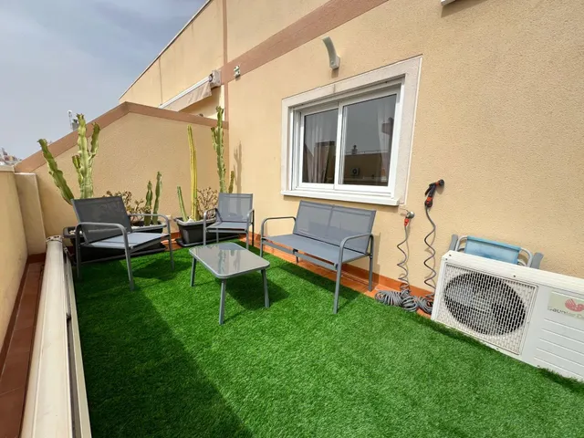 ATICO con 30m2 de terraza. 400m. de la playa. Licencia turística. Céntrico. — 18