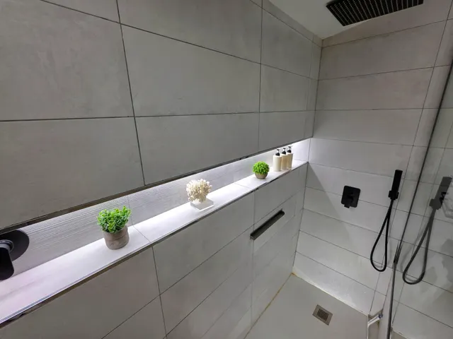 CASA DE 2 PLANTAS CON APARTAMENTO Y JARDIN — 49