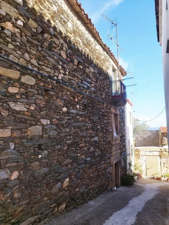 Urbis te ofrece una casa en venta en Saucelle, Salamanca. — 2
