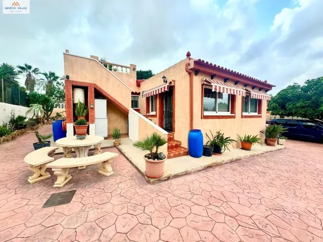 Villa con piscina-1285LM — 2