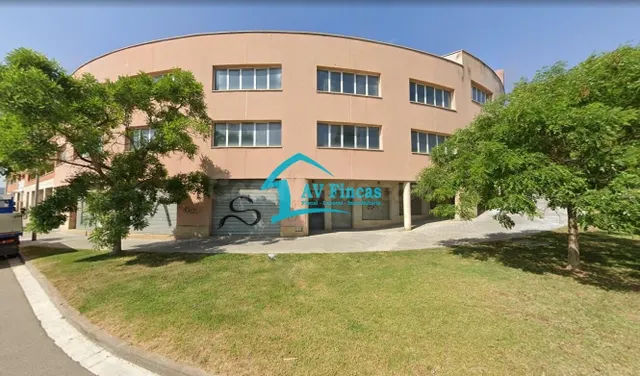 EDIFICIO DE OFICINAS EN VENTA EN SANTA COLOMA DE CERVELLO - foto 2