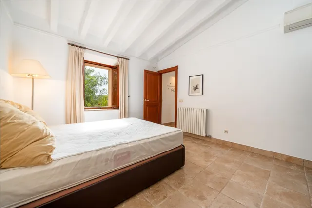 Finca mallorquina con carácter, jardín mediterráneo y vistas a la Serra de Tramuntana · Biniali — 31