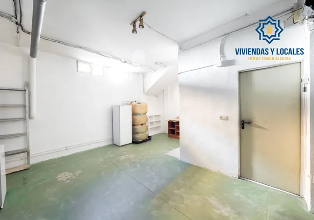 Vive en el corazón de Armilla: 4 dormitorios, patio, terraza y garaje — 22