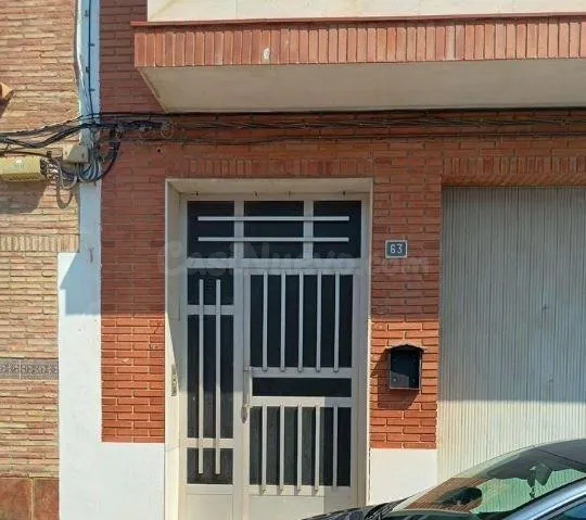 SE VENDE casa OKUPADA en C JAIME I 63 de Chilches/Xilxes (Ca