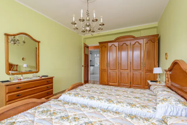LUZ, CUATRO habitaciones ,TERRAZA Y TRASTERO EN UNA DE LAS MEJORES ZONAS DE OVIEDO — 23