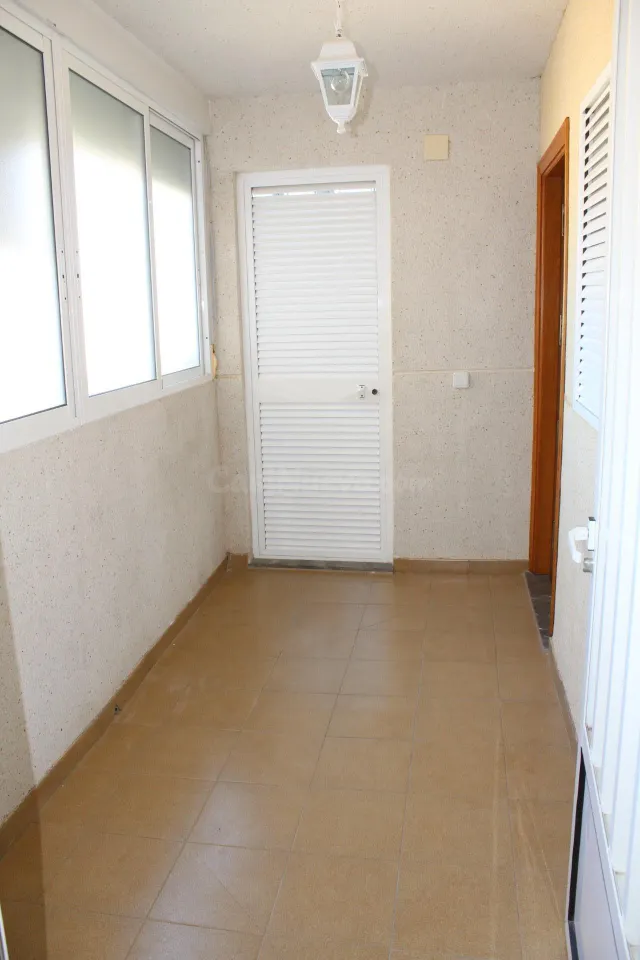 APARTAMENTO ESQUINERO CON ESPECTACULARES VISTAS AL MAR Y LAG - foto 4