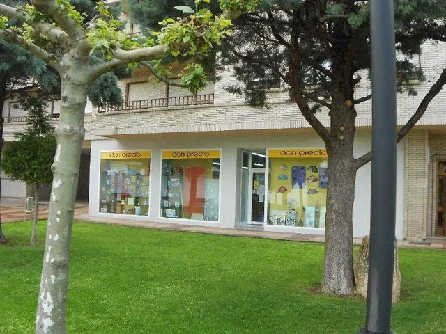 LOCAL COMERCIAL EN LA ROBLA — 3