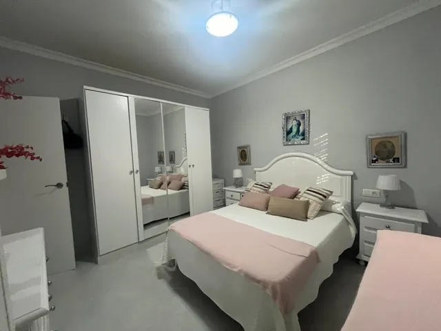 UNIFAMILIAR EN PLANTA BAJA CON TRES PATIOS, AZOTEA Y GARAJE LISTA PARA ENTRAR A VIVIR — 48