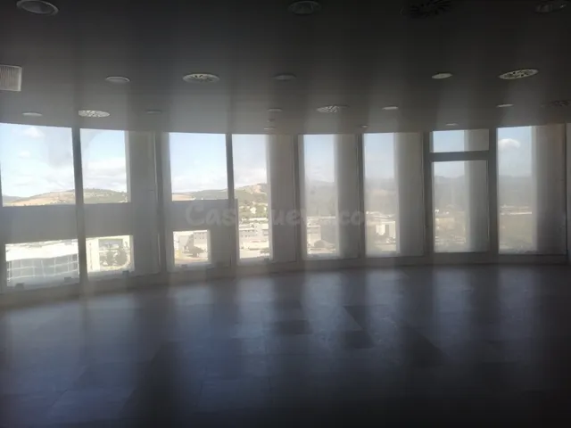 OFICINA DIÁFANA DE 120 M2 CON VISTAS EN TORRE HÉRCULES - foto 2