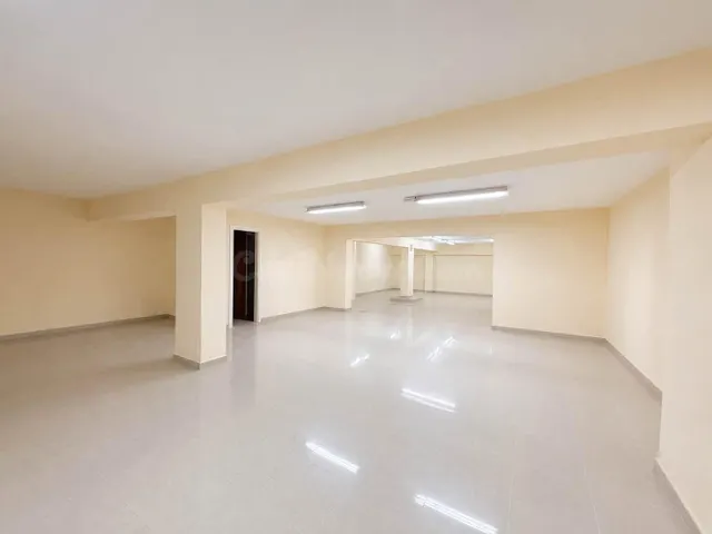 Amplio local comercial en alquiler en pleno corazón de Puert - foto 5