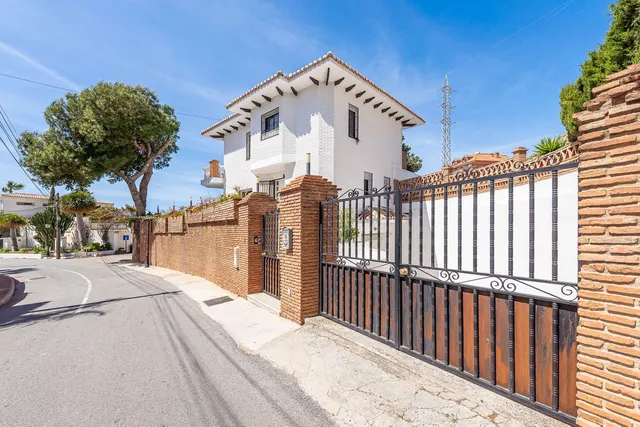 Chalet 4 habitaciones 217m² en venta - Centro — 28