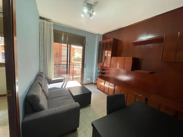 Descubre este fantástico piso con una ubicación privilegiada - foto 4