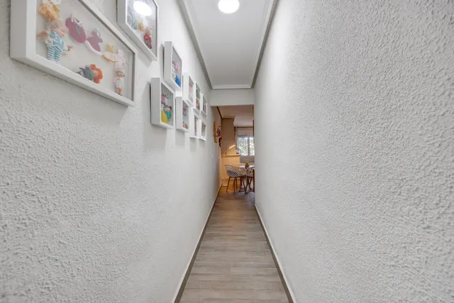 Elegante Propiedad Doble con Vistas al Campo y Acabados de Lujo — 38