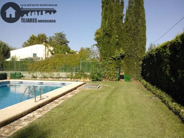 INMOBILIARIA TEJARES VENDE CHALET DE LUJO EN AGUASOL - foto 2