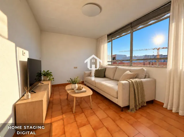 Ático en exclusiva totalmente reformado de 56 m2 con terraza en zona benalúa de Alicante: edificio con ascensor — 5