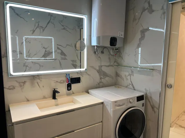 Apartamento reformado con terraza, en la provincia de Alicante, en la ciudad de Torrevieja. 3 habitaciones | 98 m2 | A 60 metros del mar — 20