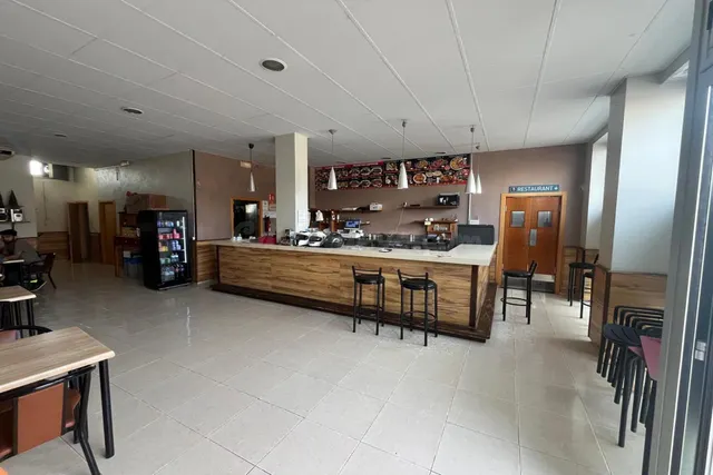 Local comercial en venta en Deltebre - foto 2