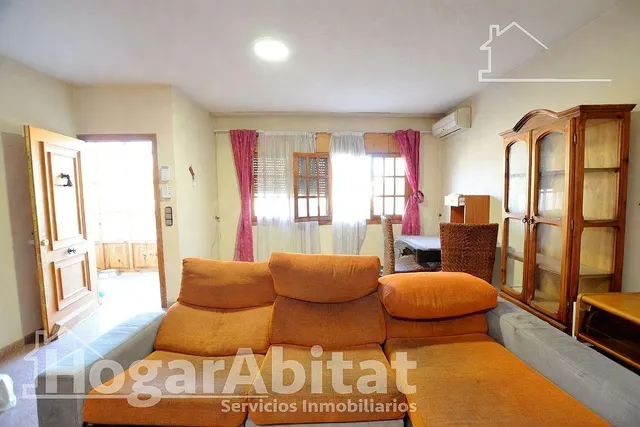 Atractivo chalet muy amplio y luminoso con terraza, garaje y jacuzzi — 5