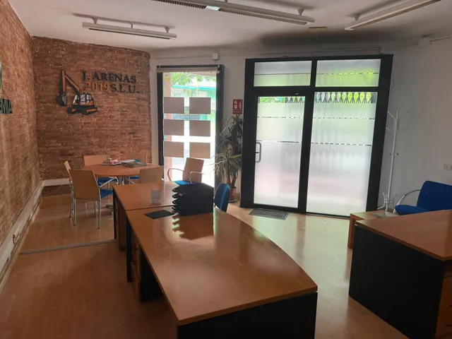 LOCAL COMERCIAL EN VENTA O ALQUILER — 6
