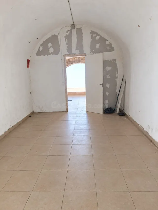 Local comercial de 111 m2 en pleno centro de Tortosa — 4