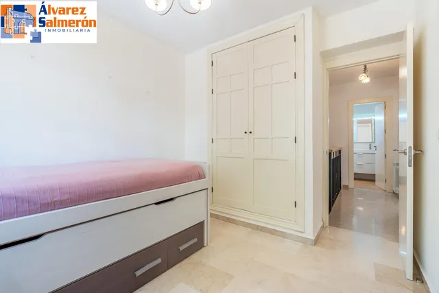 ADOSADA EN URBANIZACIÓN EN HUETOR VEGA — 27