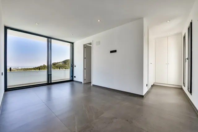 Impresionante villa moderna en una ubicación privilegiada con vistas al mar — 31