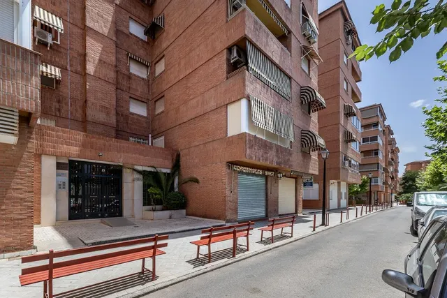 AMPLIO PISO JUNTO A PLAZA DE TOROS — 32