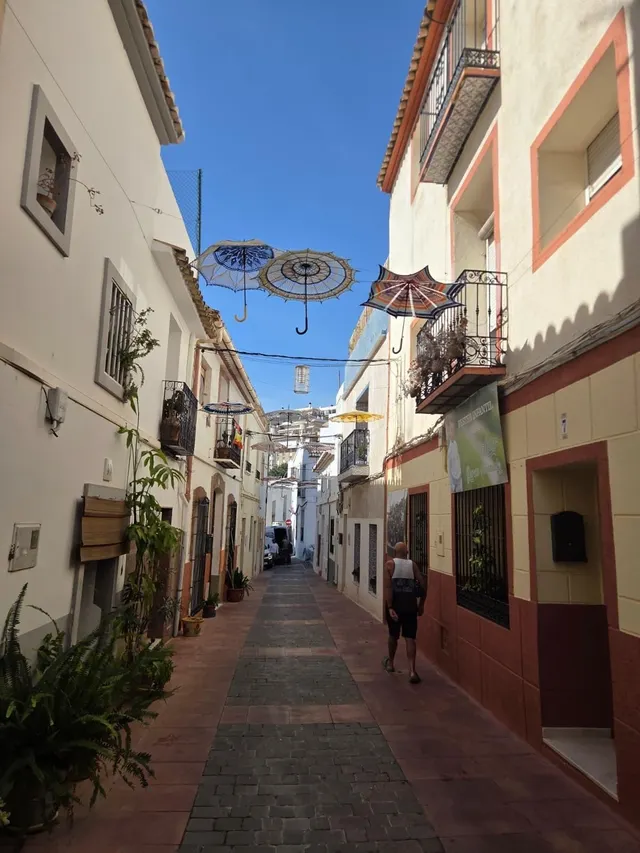 Amplia casa de pueblo con mucho encanto en Calpe — 28