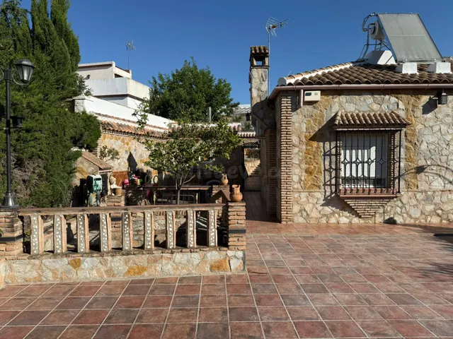 Exclusivo Chalet Independiente en Vía Augusta con Piscina y  - foto 2