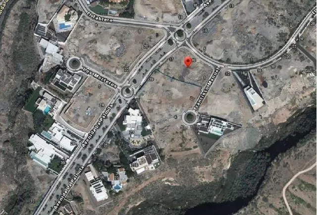 Parcela residencial en la Caleta con licencia y proyecto par - foto 3