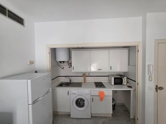 APARTAMENTO EXTERIOR CON ASCENSOR JUNTO AL PARQUE DEL PARLAMENTO — 10