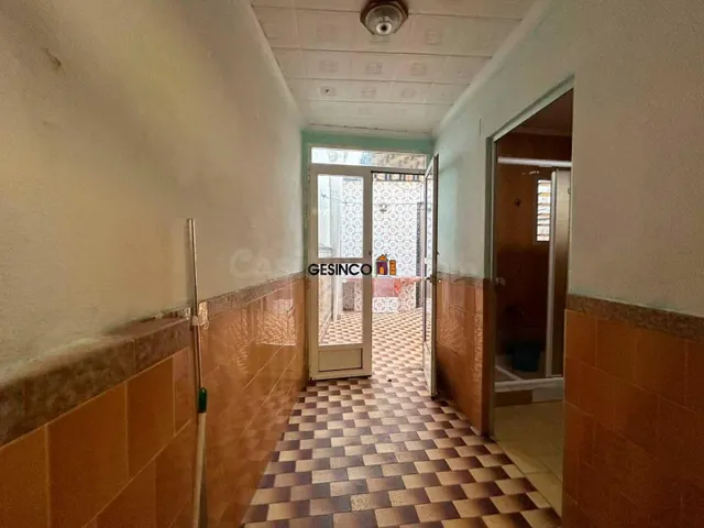 Casa de pueblo con patio y terraza en Rotglà i Corberà — 5